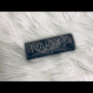 Urban Decay Naked Smoky Palette
